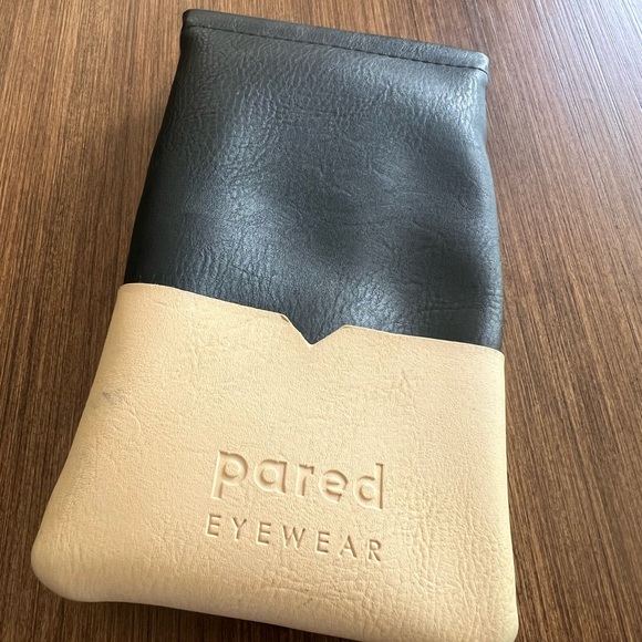 PARED EYEWEAR
PARED EYEWEAR DIAMONDS & PEARLS SUNGLASSES - Picture 7 of 11